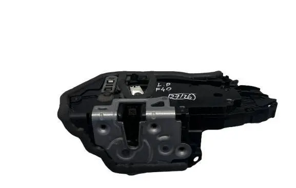 BMW 1 F40 Front door lock 7956135