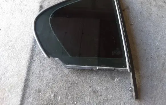 BMW 7 F01 F02 F03 F04 Rear vent window glass 43R001025 E000184 DOT27ASM24100