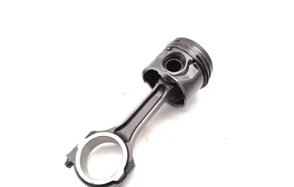 Ford Mondeo Mk III Piston with connecting rod 