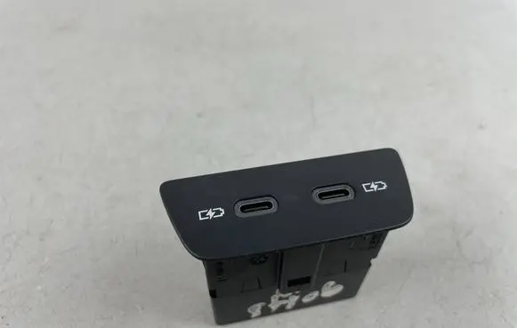 Volkswagen Golf VIII USB socket connector 2G6035718