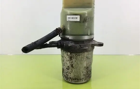 Ford Focus Power steering pump 4M513K514BD