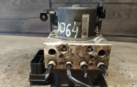 Ford Mondeo MK IV ABS Pump 16565713 54085965C 16566013A