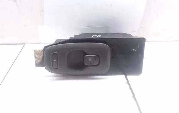 Volvo S60 Electric window control switch 8682950