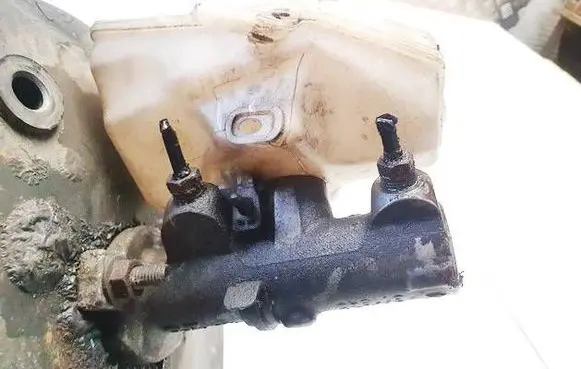 Peugeot 406 Master brake cylinder 311940