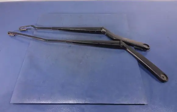 Porsche Panamera (970) Front wiper blade arm