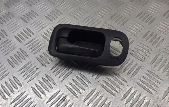 Honda CR-V Front door interior handle 