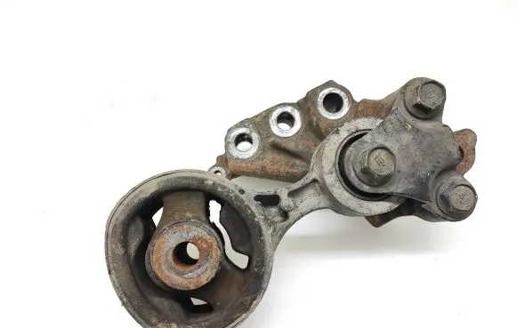 Honda CR-V Engine mount bracket QE1008WVA 089007