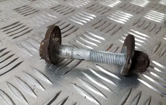 Volkswagen Touran II Rear suspension camber bolt 