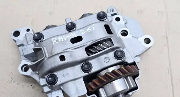 Toyota RAV 4 (XA50) Oil pump 3050M8N1