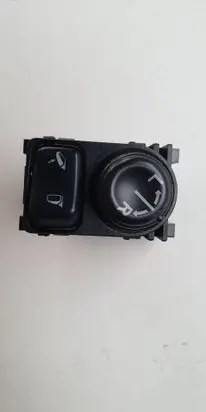 Nissan Qashqai+2 Wing mirror switch