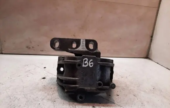 Volkswagen PASSAT B6 Engine mount bracket 1K0199262