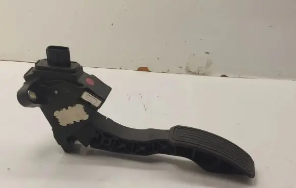 Toyota Avensis T270 Accelerator throttle pedal 50956684987 7811002020 09180A