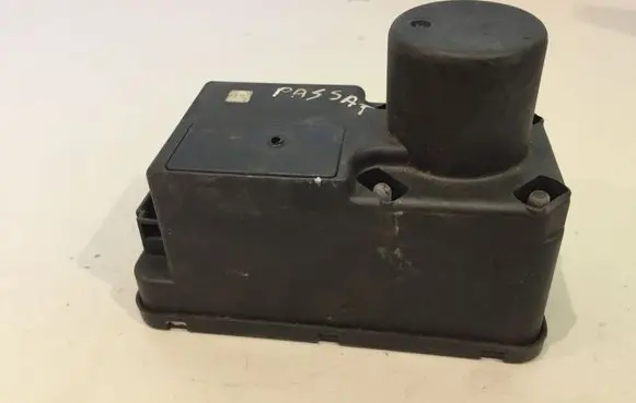 Volkswagen PASSAT B3 Central locking vacuum pump 357962257
