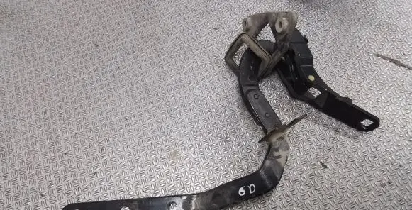 Volvo V70 Tailgate/trunk/boot hinge