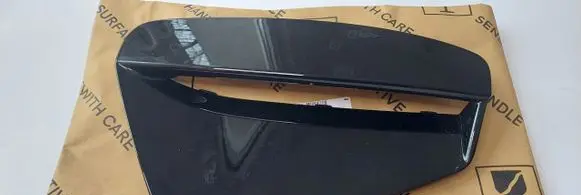 Audi E-tron GT Front bumper lower grill 4J3807682