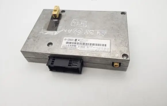 Head unit multimedia control