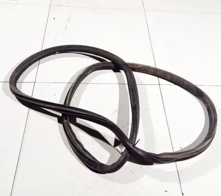 Volkswagen Caddy Rubber seal rear door 