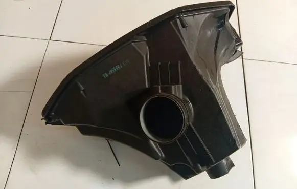 BMW 3 E90 E91 Air filter box 