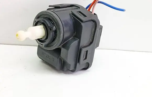 Audi A6 S6 C5 4B Headlight level adjustment motor 8L0941295