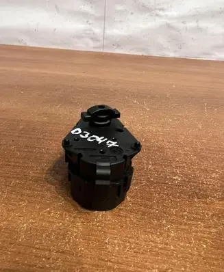 BMW 5 E60 E61 Intake manifold valve actuator/motor 6942987 D3047
