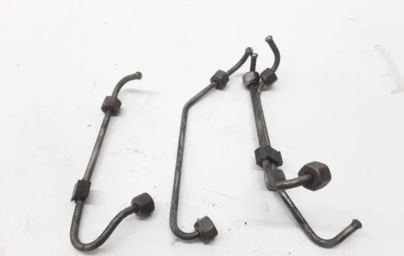 Volkswagen Golf IV Fuel injector supply line/pipe 