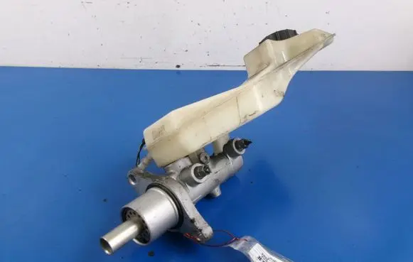 Mazda 3 I Master brake cylinder
