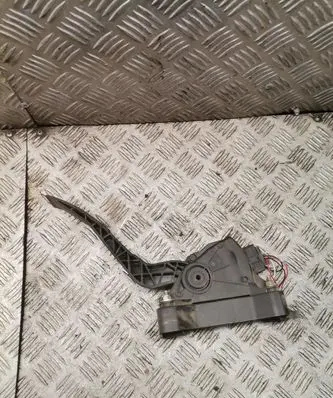 Nissan Pathfinder R51 Accelerator throttle pedal 18002ea000