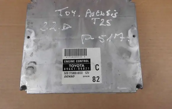 Toyota Avensis T250 Engine control unit/module 8966105821