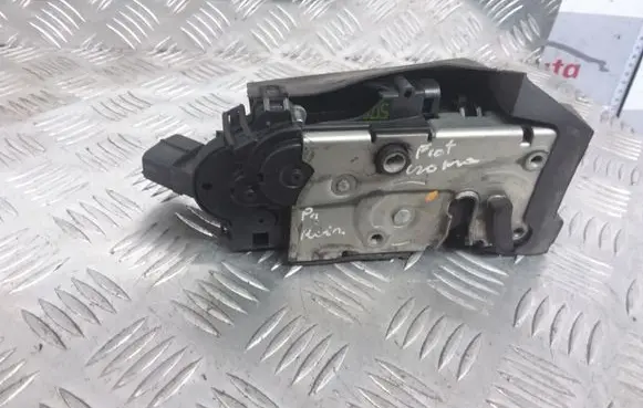 Fiat Croma Front door lock 517