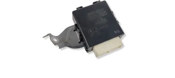 Toyota Prius (XW50) Window wiper relay 8594047060