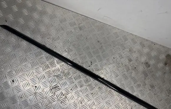 Land Rover Range Rover Sport L494 Front door glass trim molding