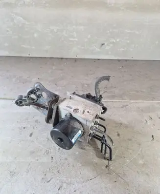 Volkswagen PASSAT B6 ABS Pump 3C0614109