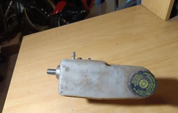 Mitsubishi Colt Master brake cylinder 32067272D