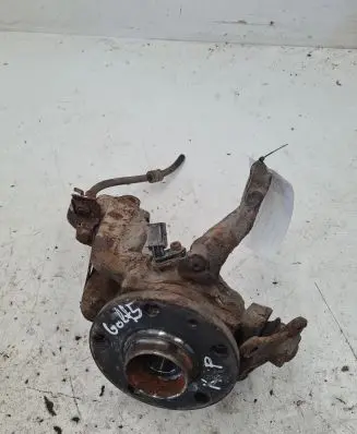 Volkswagen Golf V Front wheel hub