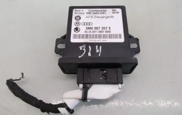 Volkswagen PASSAT B7 Light module LCM 5M0907357