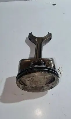 BMW M3 e92 Piston 7560131