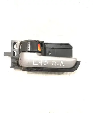 Suzuki SX4 Front door interior handle