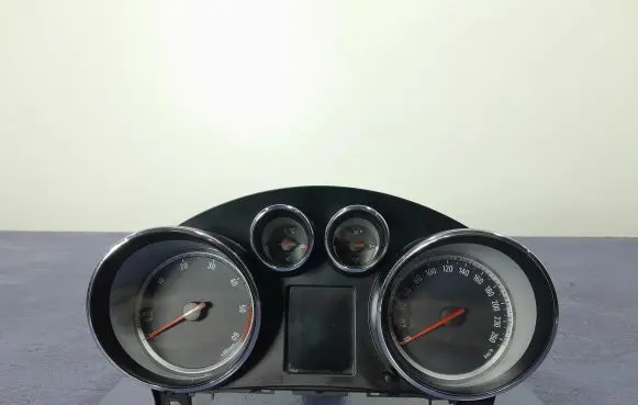 Opel Insignia A Speedometer (instrument cluster) 20930202