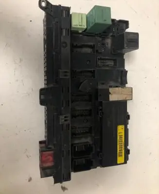 Land Rover Range Rover L322 Fuse module 83804009