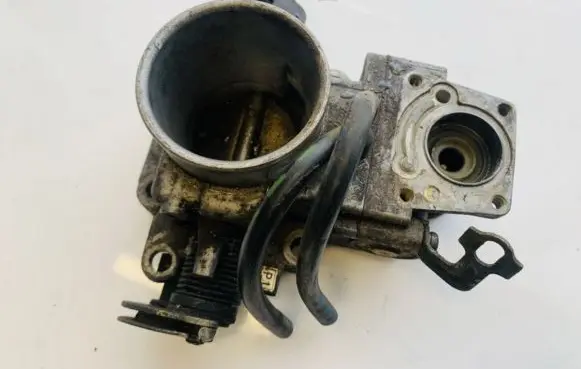 Peugeot 5008 Throttle valve
