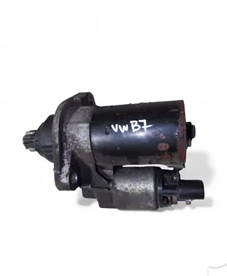 Volkswagen PASSAT B7 Starter motor 1005831391