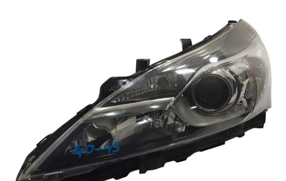 Toyota Corolla Verso E121 Headlight/headlamp 81150-0F161