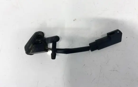Ford Focus Windshield washer spray nozzle 3M5117666A