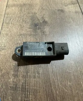 Mercedes-Benz E W211 Airbag deployment crash/impact sensor A0028202726 25571203A4