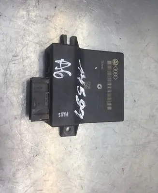 Audi A6 S6 C6 4F Gateway control module 4F0907468 4F0910468