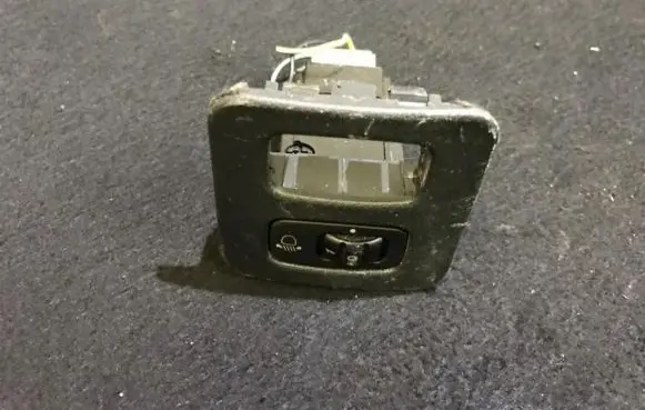 Mitsubishi Lancer Headlight level height control switch mr402645