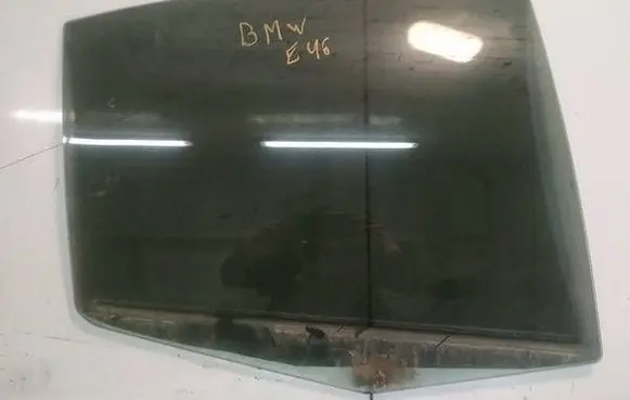 BMW 3 E46 Rear door window glass AS2