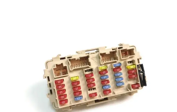 Nissan X-Trail T30 Fuse module