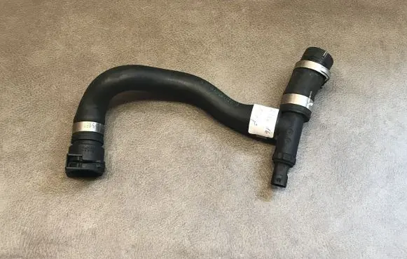 BMW 5 F10 F11 Engine coolant pipe/hose 8514234