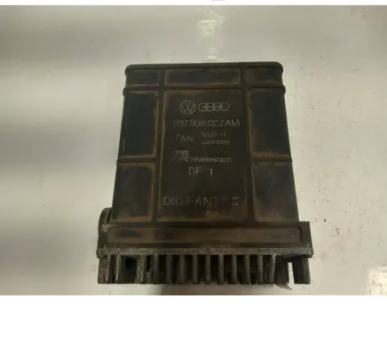 Volkswagen PASSAT B3 Engine control unit/module 037906022AM